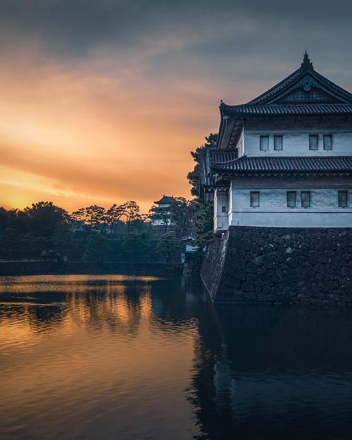 where-to-go-in-asia-The-Imperial-Palace-of-Japan
