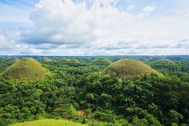 where-to-go-in-asia-Chocolate-Hills