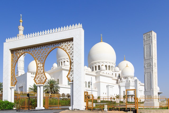 where-to-go-in-asia-Sheikh-Zayed-Mosque