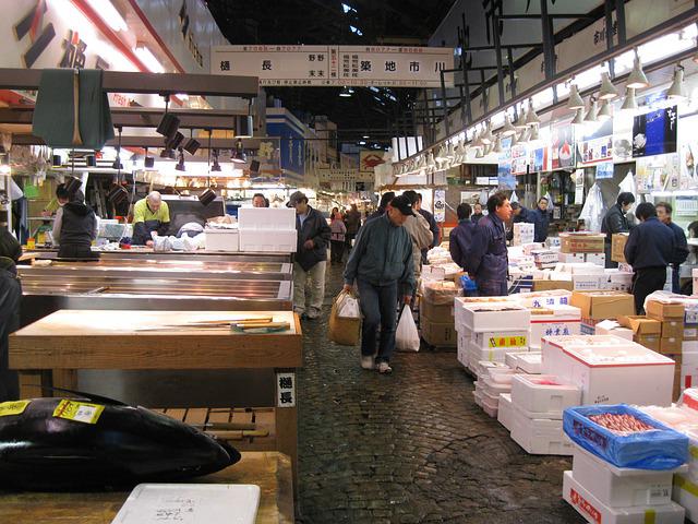 where-to-go-in-asia-Tsukiji-Fish-Market